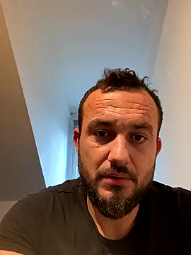 cosmin9000 online show from 10/19/25, 06:36