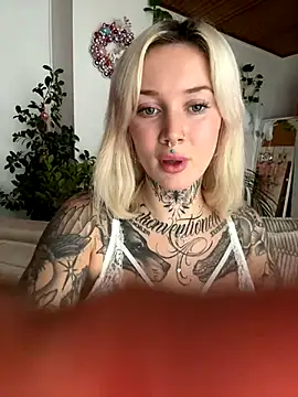 Snapshot of Stella-Kink chatting on 12/08/24, 11:03 Stella-Kink online show from 12/08/24, 11:03