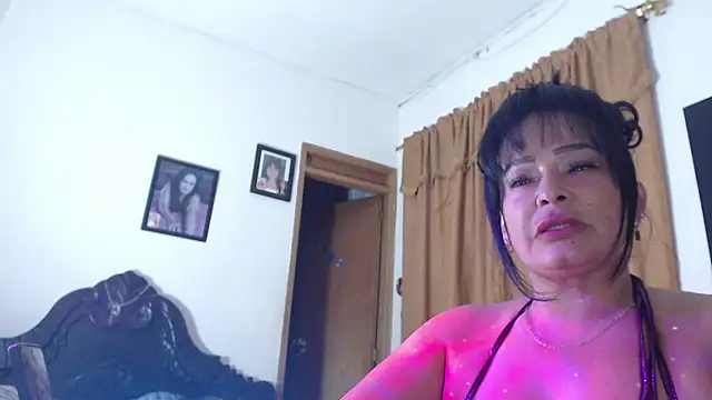 seleneh online show from 12/31/24, 01:57