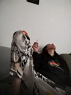 LauraBaby online show from 10/21/25, 02:51