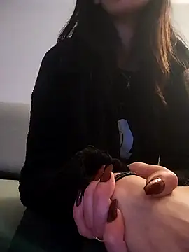 LauraBaby online show from 11/14/25, 10:07