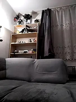 LauraBaby online show from 12/15/25, 04:44