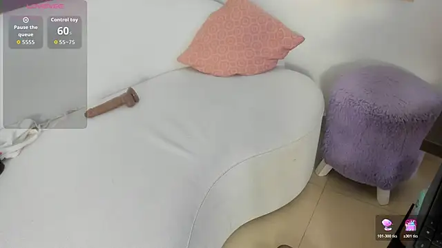 Amina hafsa online show from 12/14/25, 07:29