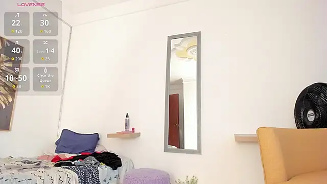 Amina hafsa online show from 04/18/26, 07:07