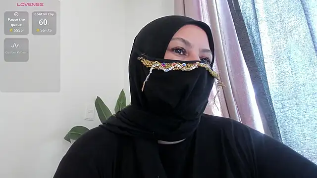 Amina hafsa online show from 05/18/26, 05:52