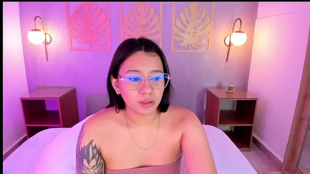 Snapshot of majo_rosse_ chatting on 09/27/25, 11:32 majo rosse online show from 09/27/25, 11:32