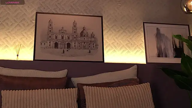 Snapshot of ElleDiane chatting on 02/26/25, 12:05 ElleDiane online show from 02/26/25, 12:05