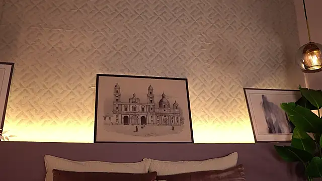 Snapshot of ElleDiane chatting on 03/20/25, 06:19 ElleDiane online show from 03/20/25, 06:19