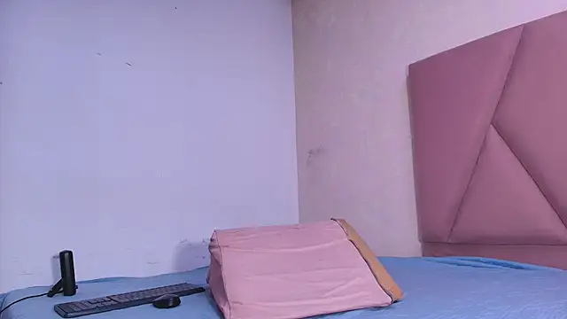 arl chloee online show from 10/25/25, 03:03