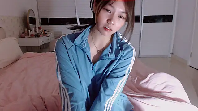 -Lucky Girl online show from 05/04/26, 02:35