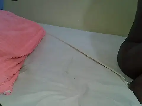 Snapshot of sweet_veee chatting on 07/20/26, 01:46 sweet veee online show from 07/20/26, 01:46