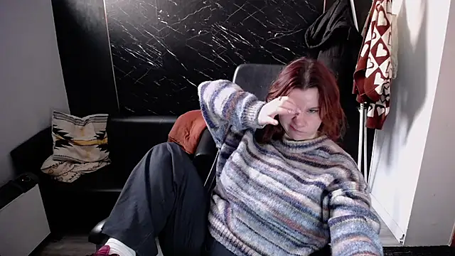 littleviki7 online show from 11/13/25, 08:13