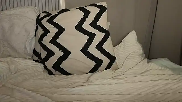 Sweetninaaa online show from 10/13/25, 08:14