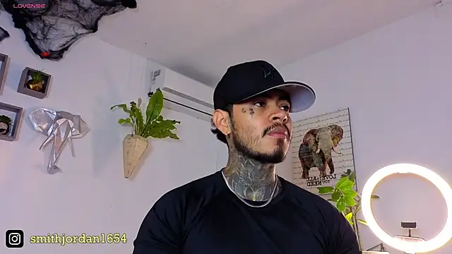 Snapshot of JordanSmiith_ chatting on 10/21/25, 08:20 JordanSmiith online show from 10/21/25, 08:20