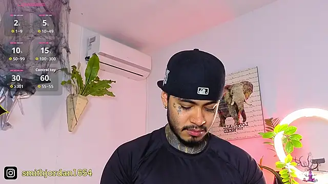Snapshot of JordanSmiith_ chatting on 10/27/25, 08:02 JordanSmiith online show from 10/27/25, 08:02