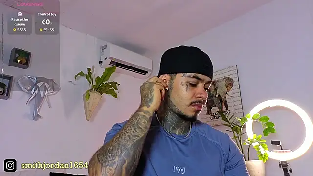 Snapshot of JordanSmiith_ chatting on 11/12/25, 08:41 JordanSmiith online show from 11/12/25, 08:41