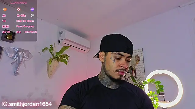 Snapshot of JordanSmiith_ chatting on 11/14/25, 09:13 JordanSmiith online show from 11/14/25, 09:13