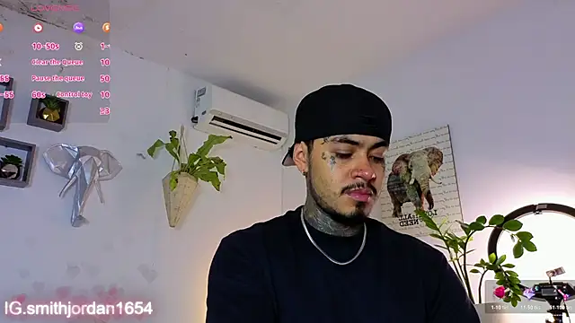 Snapshot of JordanSmiith_ chatting on 11/17/25, 08:14 JordanSmiith online show from 11/17/25, 08:14