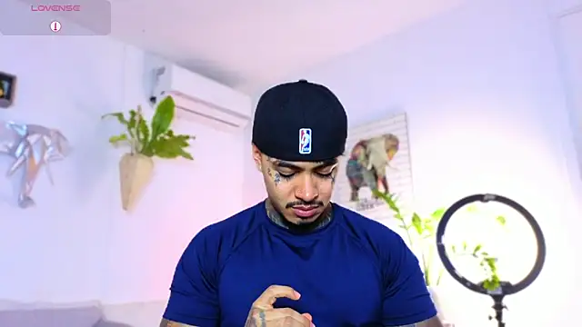 Snapshot of JordanSmiith_ chatting on 12/15/25, 08:35 JordanSmiith online show from 12/15/25, 08:35