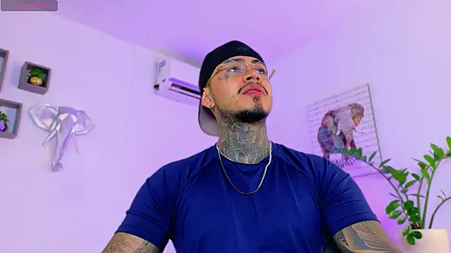 JordanSmiith  online show from 04/14/26, 08:59