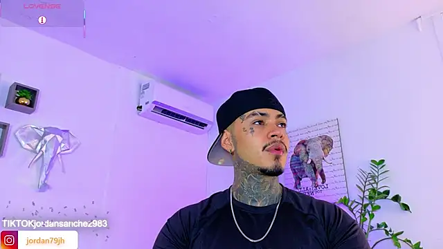 JordanSmiith  online show from 04/23/26, 09:28