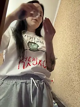 naughty lucifer online show from 04/17/26, 04:32