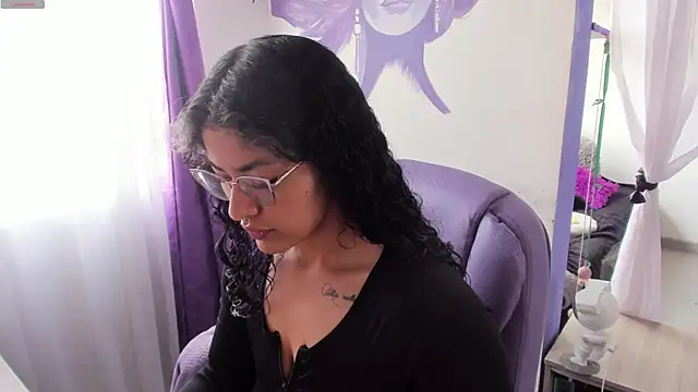 witchviolet online show from 12/01/25, 03:39