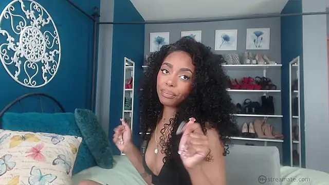 Snapshot of RobynKnight chatting on 03/13/25, 08:15 RobynKnight online show from 03/13/25, 08:15