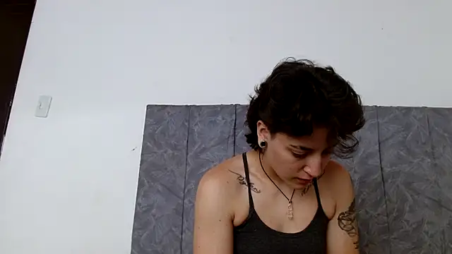 linda 33 online show from 11/14/25, 03:11