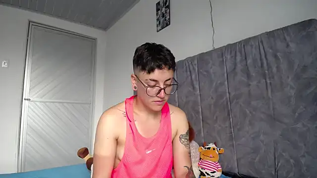 linda 33 online show from 04/17/26, 07:39