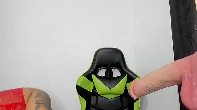 leila 22 online show from 02/11/25, 01:09