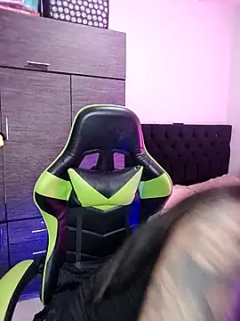 leila 22 online show from 03/19/25, 03:19