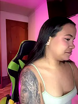 leila 22 online show from 09/23/25, 04:48