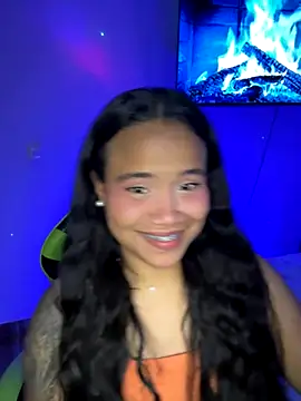 leila 22 online show from 11/11/25, 08:14