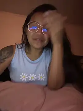 leila 22 online show from 11/15/25, 09:06