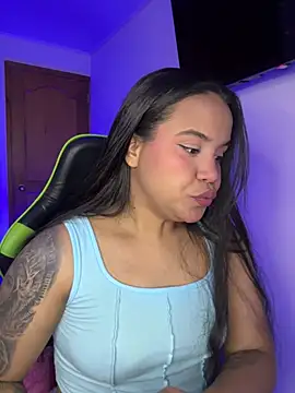 leila 22 online show from 02/04/26, 07:36