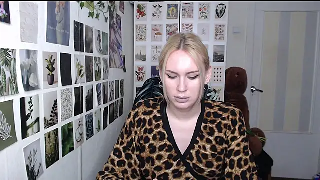 Snapshot of CapriScorpion chatting on 06/14/26, 01:13 CapriScorpion online show from 06/14/26, 01:13