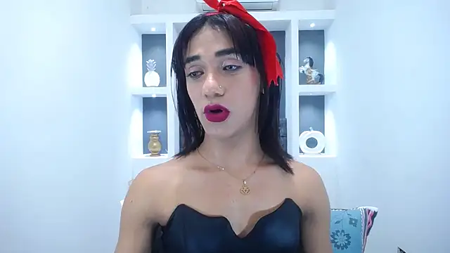 Snapshot of KatrinaQueen1 chatting on 03/18/25, 12:14 KatrinaQueen1 online show from 03/18/25, 12:14