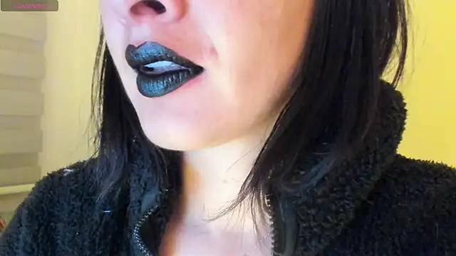 Snapshot of queen_fetish chatting on 09/30/25, 10:31 queen fetish online show from 09/30/25, 10:31