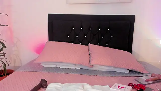 evelynjohnsoon online show from 02/01/25, 02:56