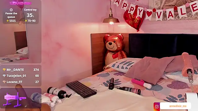 Snapshot of AnneDixie chatting on 02/13/25, 09:20 AnneDixie online show from 02/13/25, 09:20