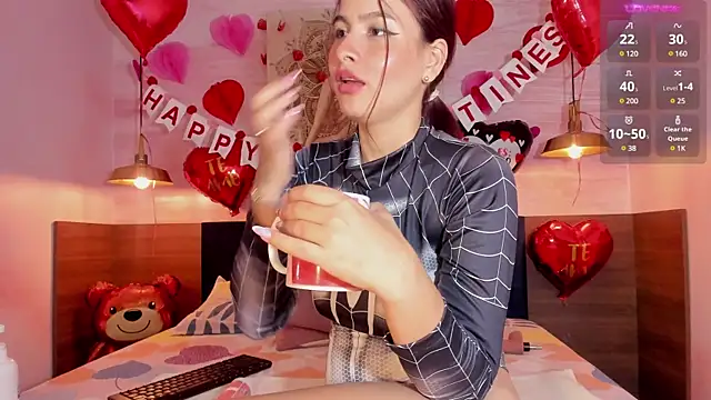 Snapshot of AnneDixie chatting on 02/15/25, 12:22 AnneDixie online show from 02/15/25, 12:22