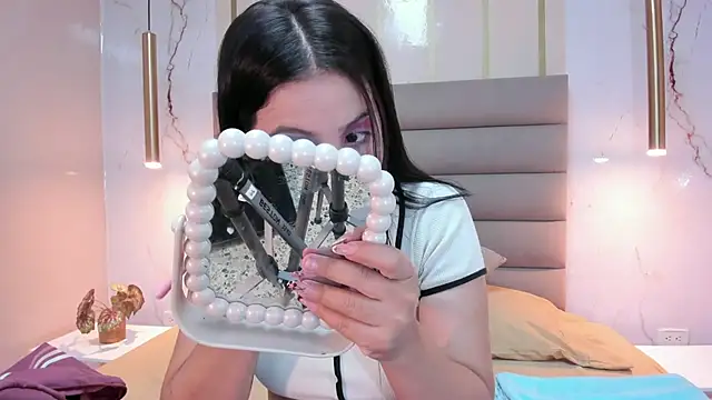 Snapshot of AnneDixie chatting on 10/18/25, 03:09 AnneDixie online show from 10/18/25, 03:09