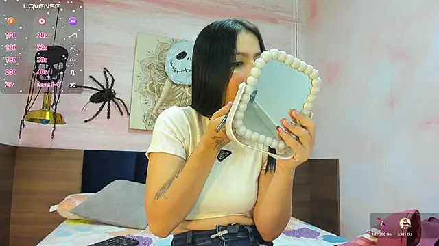 Snapshot of AnneDixie chatting on 10/30/25, 03:08 AnneDixie online show from 10/30/25, 03:08