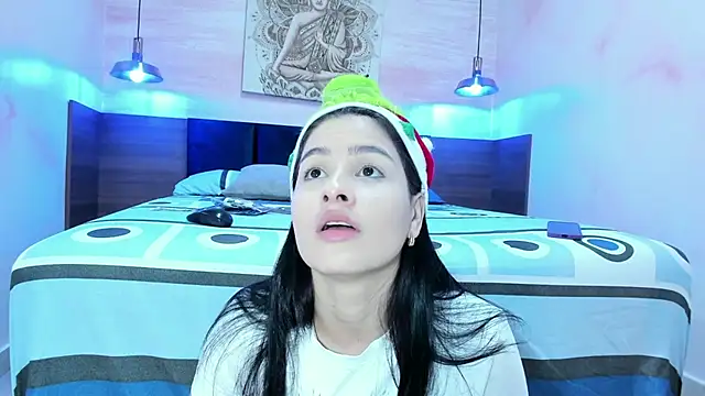 Snapshot of AnneDixie chatting on 12/15/25, 03:11 AnneDixie online show from 12/15/25, 03:11