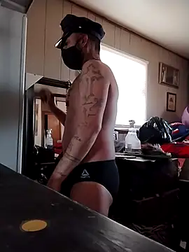 prettyboi6992 online show from 12/16/25, 08:36