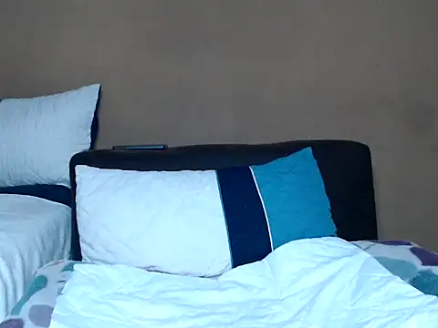 Snapshot of AdelaideT chatting on 02/26/25, 11:37 AdelaideT online show from 02/26/25, 11:37