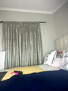 Bustygoddess32 online show from 10/04/25, 06:50