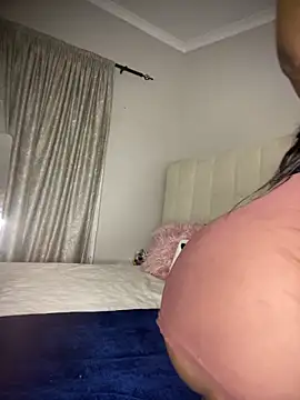 Bustygoddess32 online show from 12/21/25, 10:28