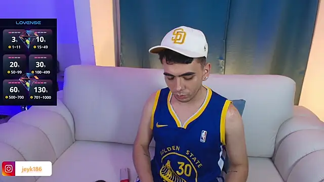 Snapshot of Jey_keler1 chatting on 10/13/25, 04:34 Jey keler1 online show from 10/13/25, 04:34